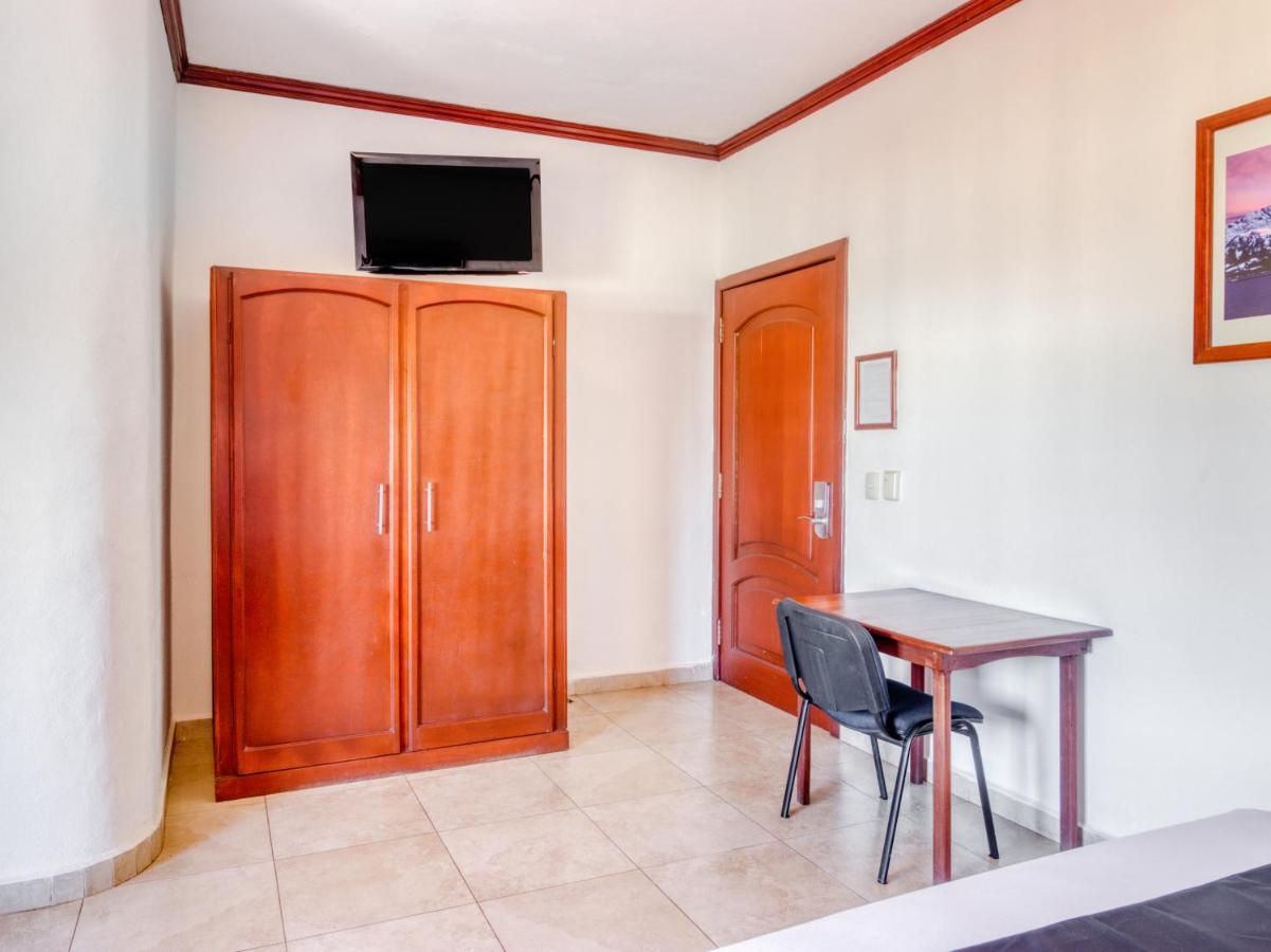 Monte Salerno Hotel & Suites Montemorelos المظهر الخارجي الصورة