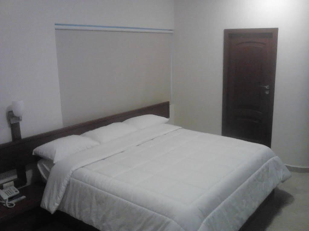 Monte Salerno Hotel & Suites Montemorelos المظهر الخارجي الصورة