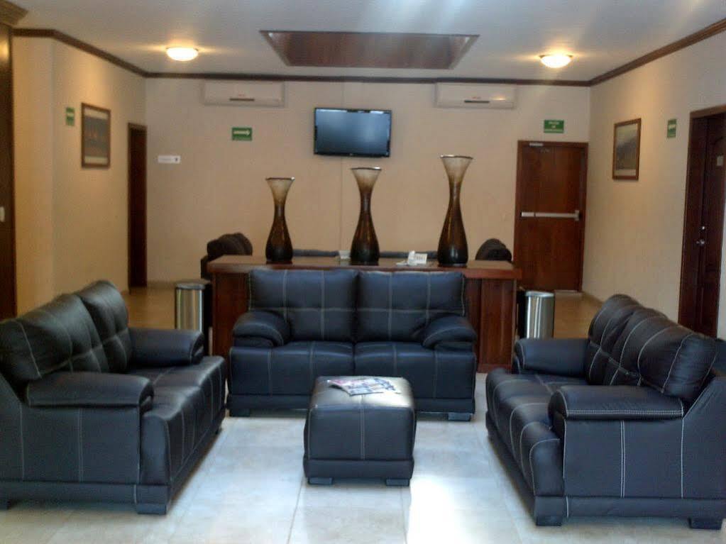 Monte Salerno Hotel & Suites Montemorelos المظهر الخارجي الصورة