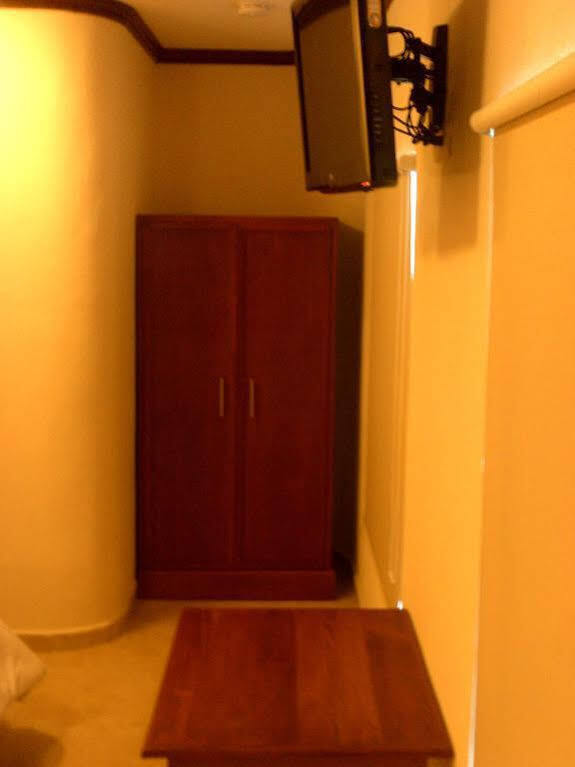 Monte Salerno Hotel & Suites Montemorelos المظهر الخارجي الصورة