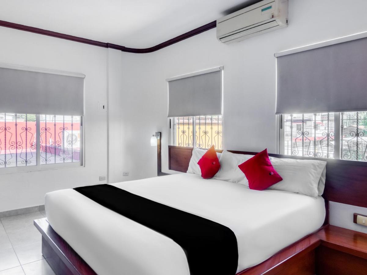 Monte Salerno Hotel & Suites Montemorelos المظهر الخارجي الصورة