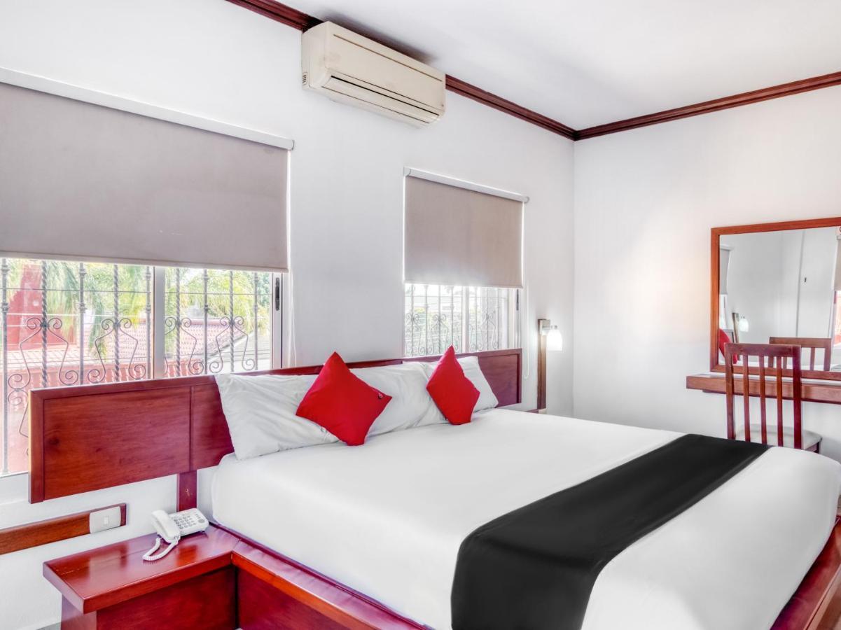 Monte Salerno Hotel & Suites Montemorelos المظهر الخارجي الصورة