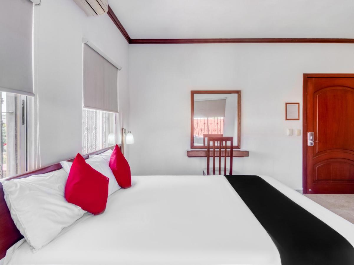 Monte Salerno Hotel & Suites Montemorelos المظهر الخارجي الصورة