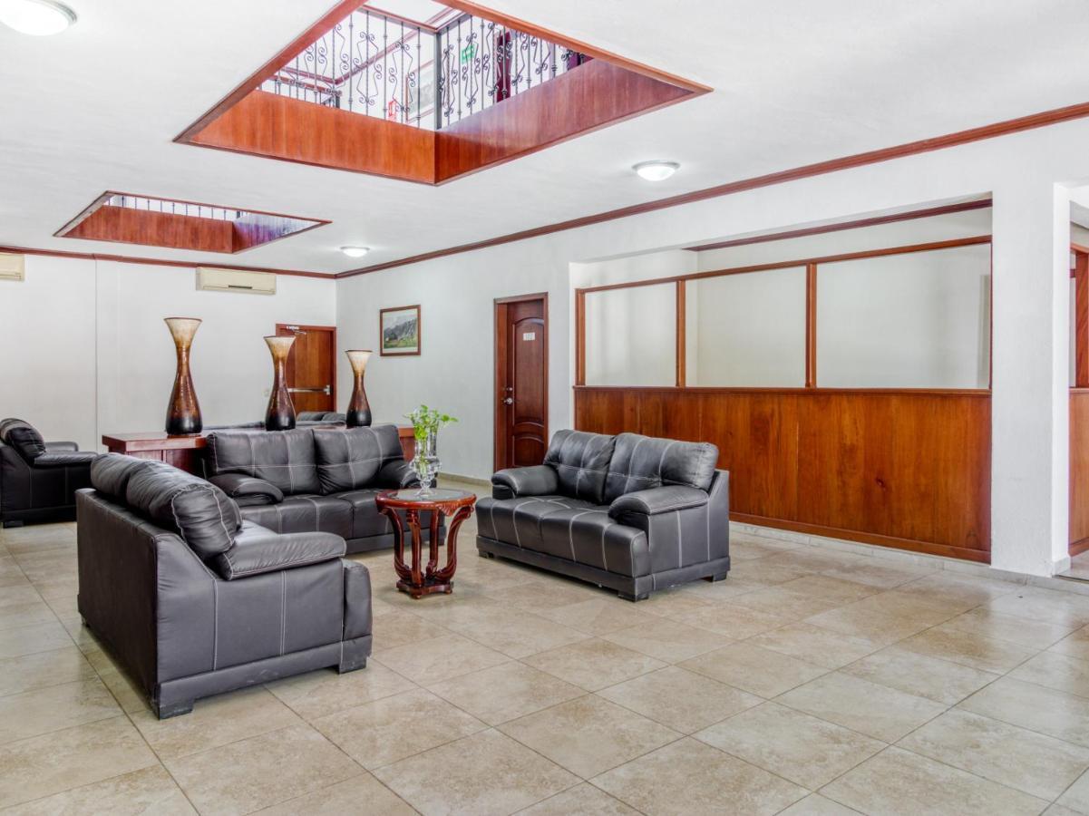 Monte Salerno Hotel & Suites Montemorelos المظهر الخارجي الصورة