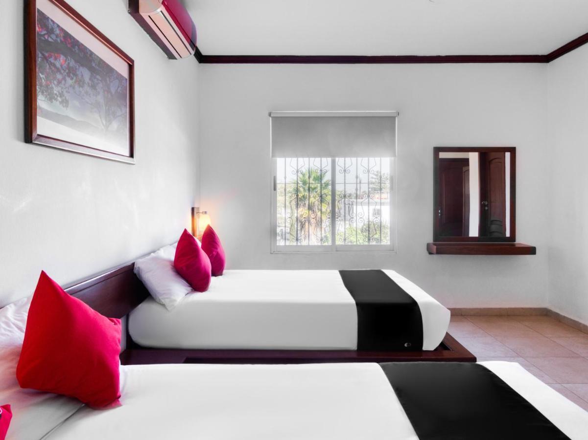 Monte Salerno Hotel & Suites Montemorelos المظهر الخارجي الصورة